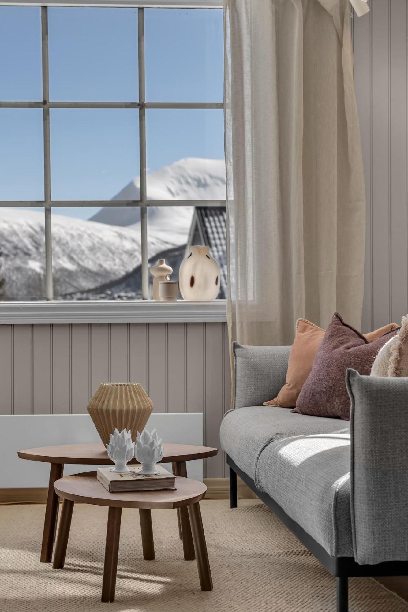 Stylish With Mountain View Tromsø